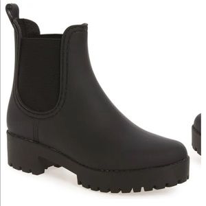 Cloudy Waterproof Jeffrey Campbell Rain Boot. Size 8.